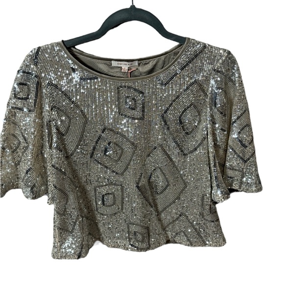 Champagne Sequin Diamond Top Skies are Blue Size Small Round Neckline Boxy Fit - Picture 4 of 11